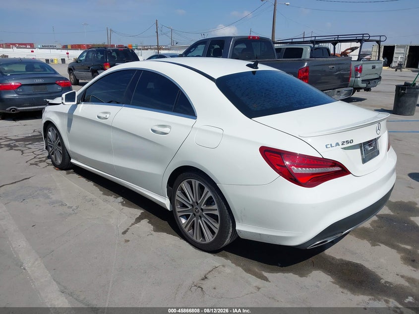 2018 MERCEDES-BENZ CLA 250 — zdjęcie 3