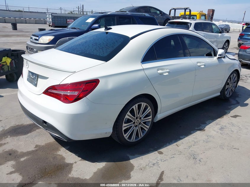 2018 MERCEDES-BENZ CLA 250 — zdjęcie 4