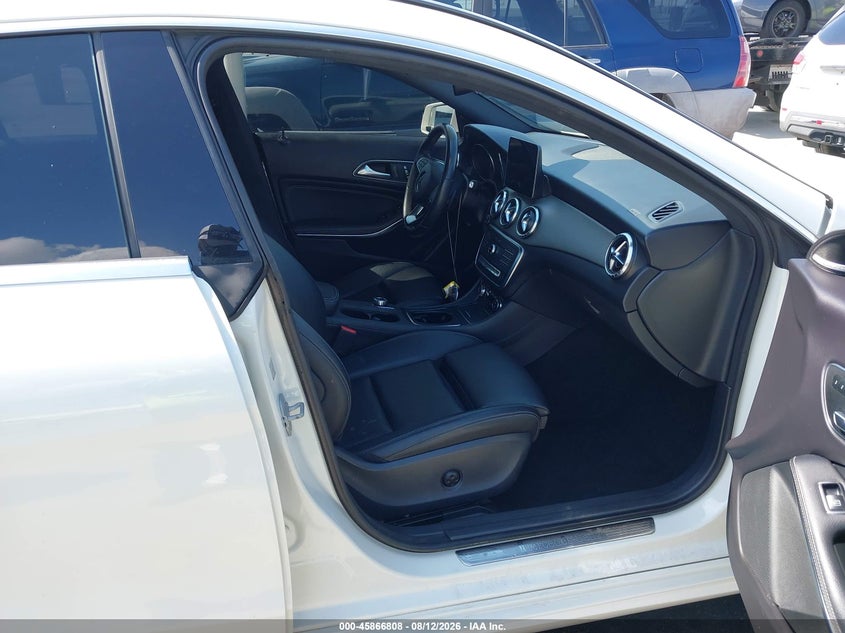 2018 MERCEDES-BENZ CLA 250 — zdjęcie 5