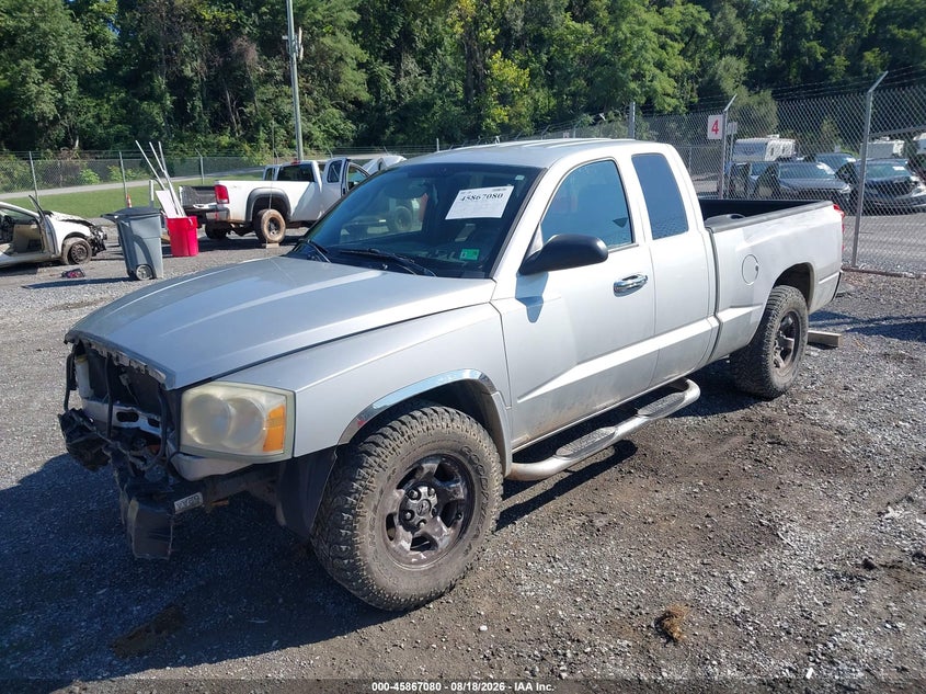 2005 Dodge Dakota, Front End, IAAI, VIN 1D7HW22K75S254219 — photo 2