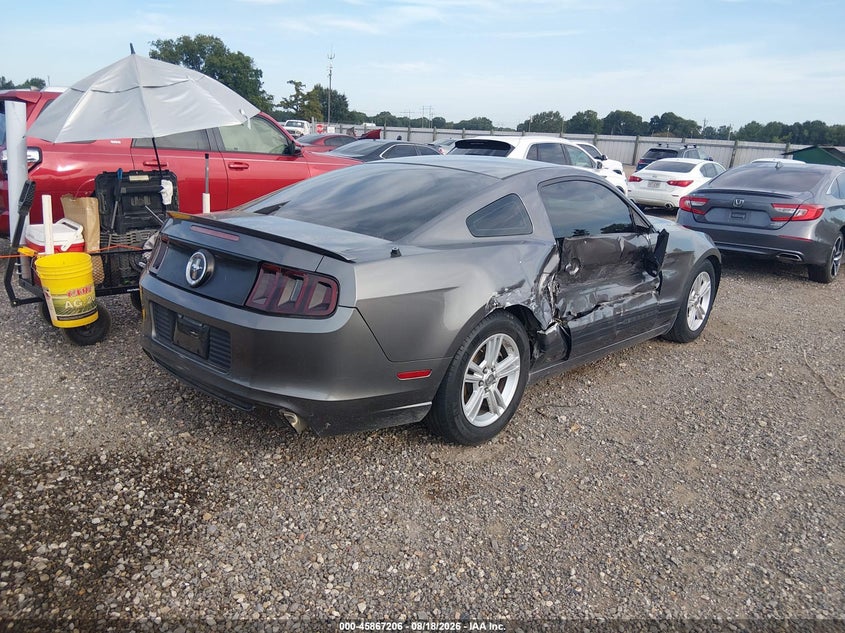 2013 FORD MUSTANG auction photo 4