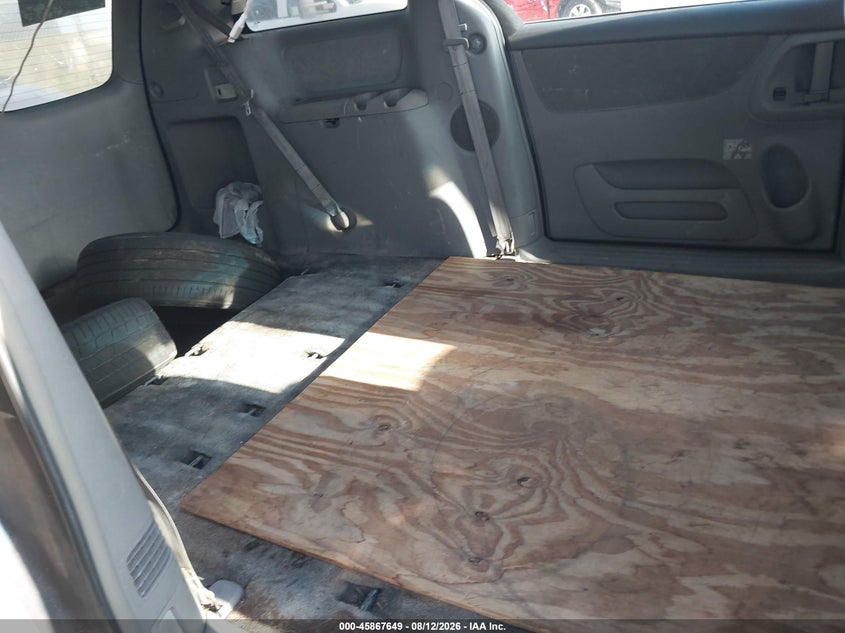 2005 TOYOTA SIENNA auction photo 8