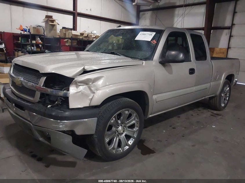 2004 CHEVROLET SILVERADO PICKUP 5.3L V-8 295HP