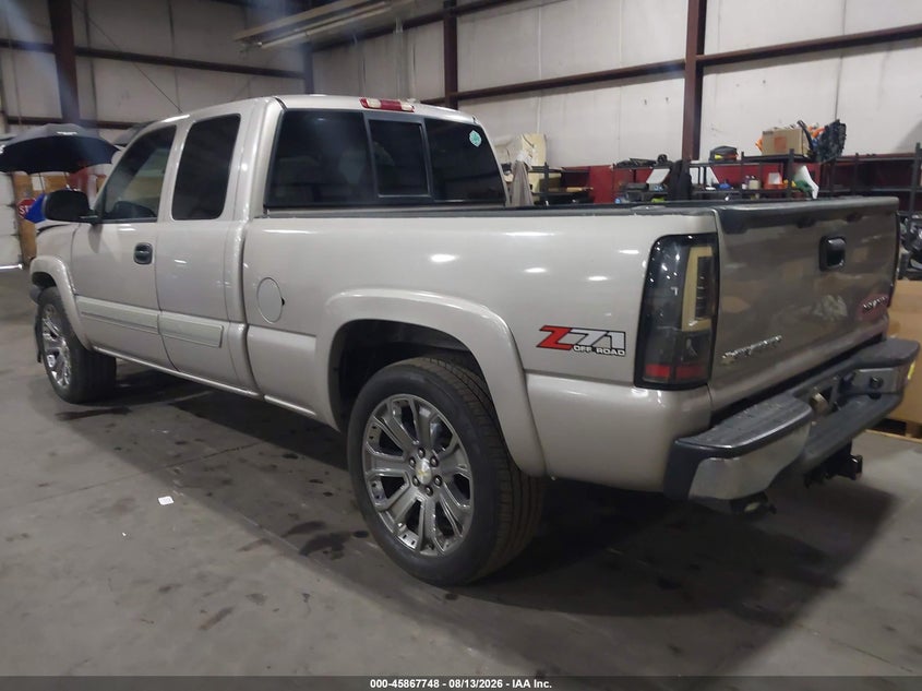 2004 CHEVROLET SILVERADO PICKUP 5.3L V-8 295HP