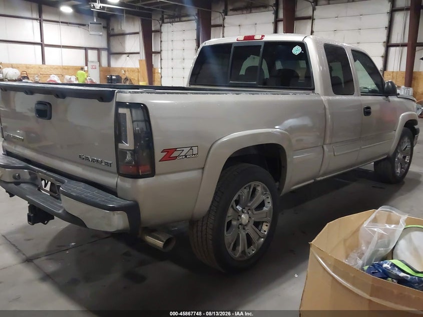 2004 CHEVROLET SILVERADO PICKUP 5.3L V-8 295HP