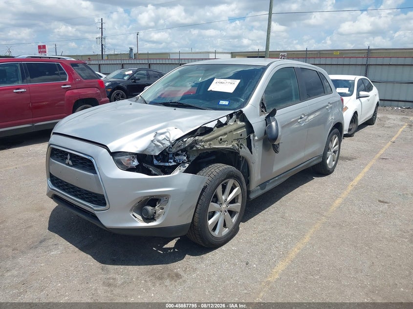 2015 Mitsubishi Outlander, Left Front, IAAI, VIN 4A4AP3AU8FE043928 — photo 2