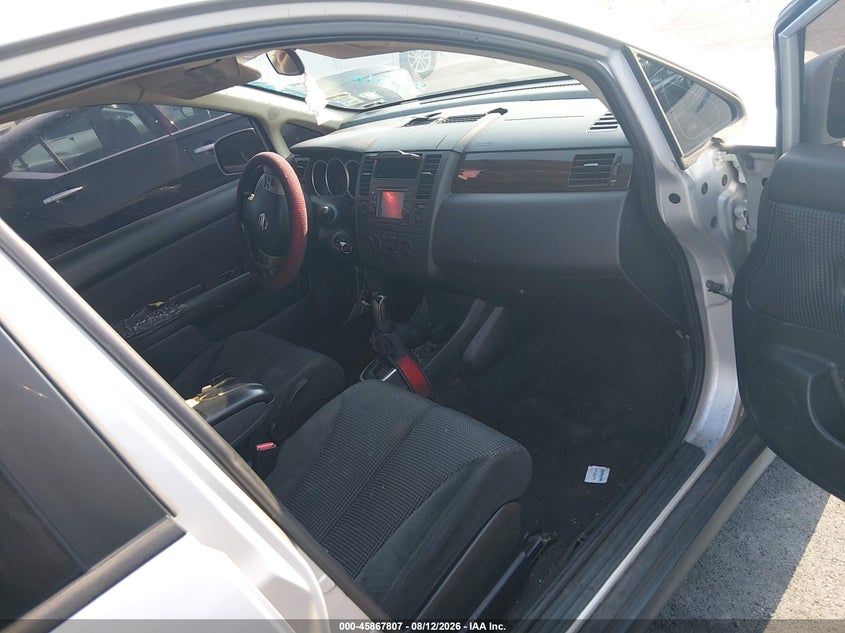 2011 NISSAN VERSA auction photo 5