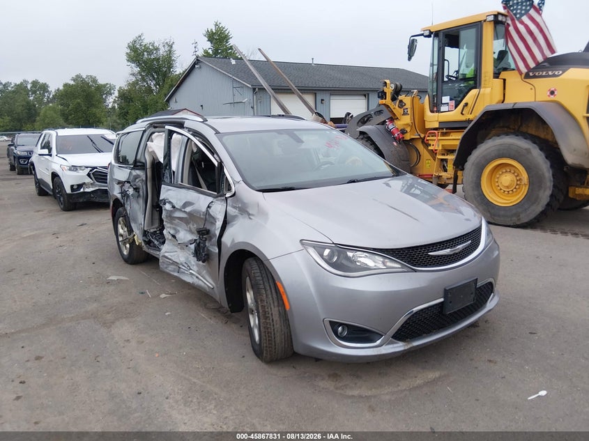 Vin: 2c4rc1eg7hr520000, lot: 46366801, chrysler pacifica touring-l plus 2017 img_1