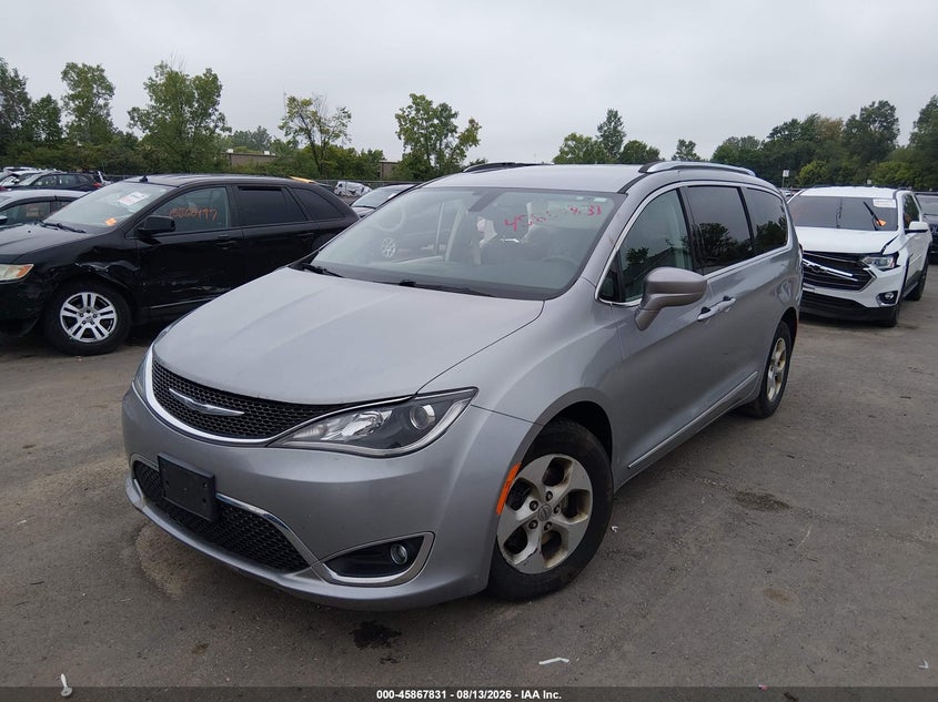 2017 CHRYSLER PACIFICA auction photo 2