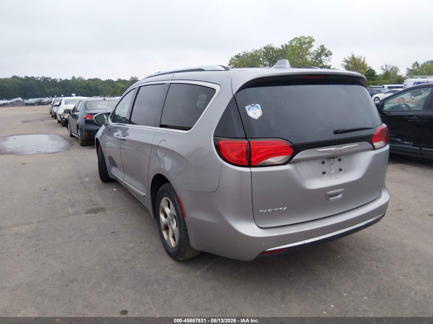 2017 CHRYSLER PACIFICA auction photo 3