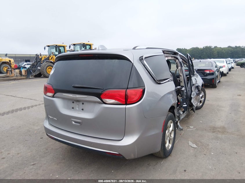 2017 CHRYSLER PACIFICA auction photo 4