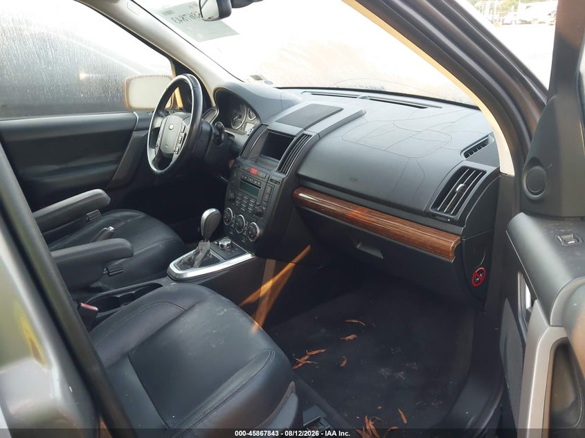 2010 LAND ROVER LR2 auction photo 5