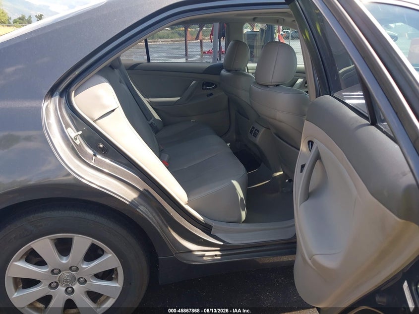 2009 TOYOTA CAMRY HYBRID auction photo 8