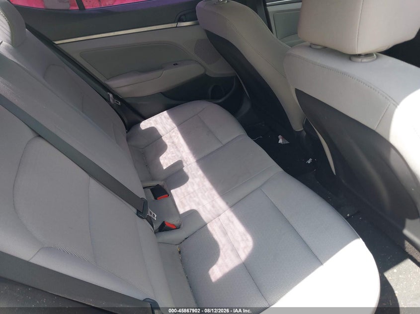 2018 HYUNDAI ELANTRA auction photo 8