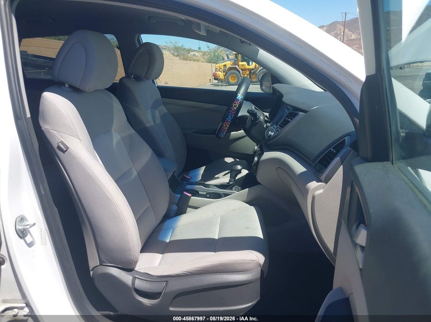 2016 HYUNDAI TUCSON auction photo 5