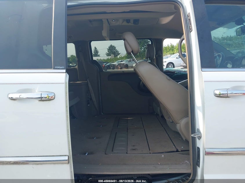 CHRYSLER TOWN & COUNTRY 2013 VIN 2C4RC1CG1DR820161