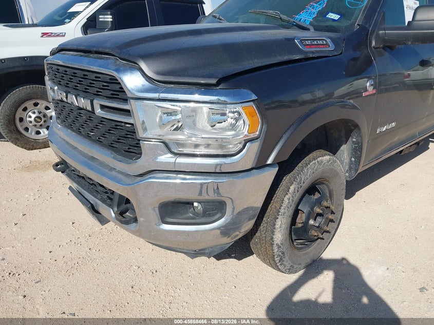 2022 RAM 3500, Interior Burn, IAAI, VIN 3C7WRTCL9NG122837 — photo 2