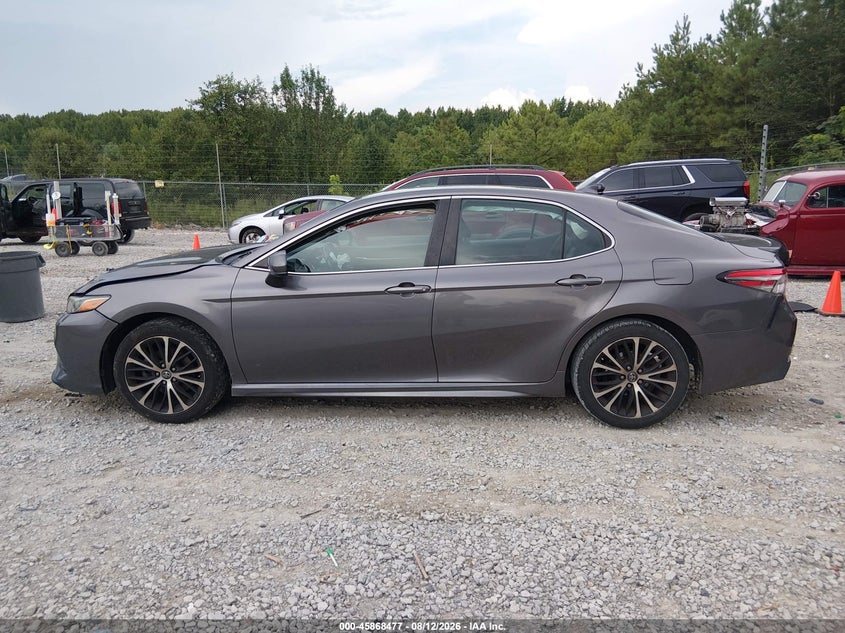 TOYOTA CAMRY - zdjęcie 14