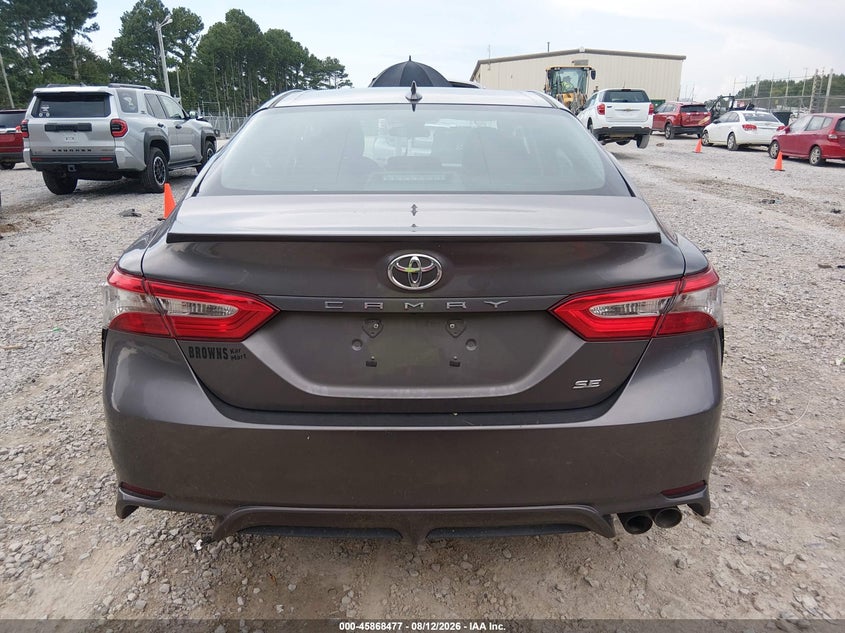 TOYOTA CAMRY - zdjęcie 16