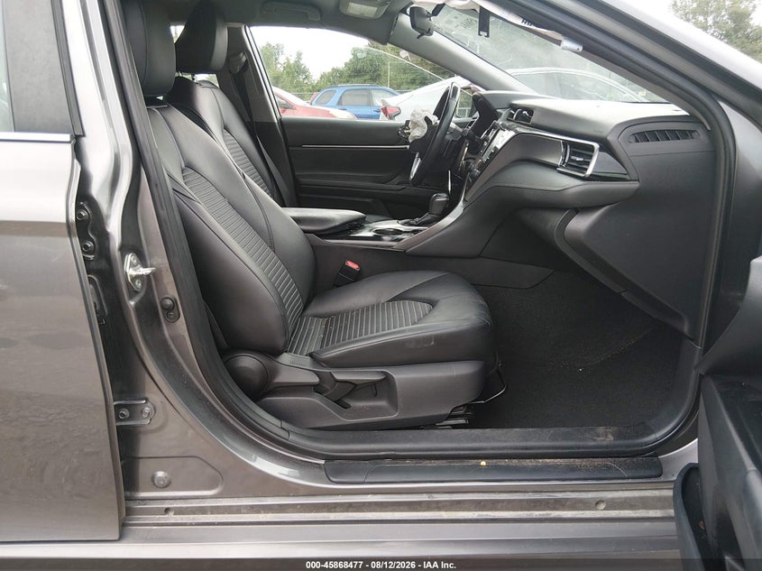 TOYOTA CAMRY - zdjęcie 5