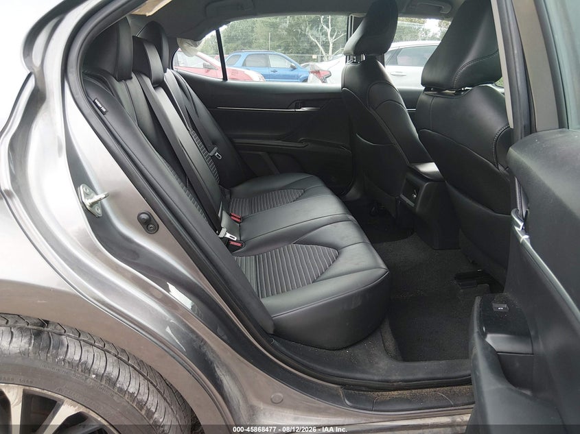 TOYOTA CAMRY - zdjęcie 8