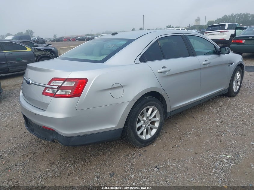 2013 FORD TAURUS auction photo 4