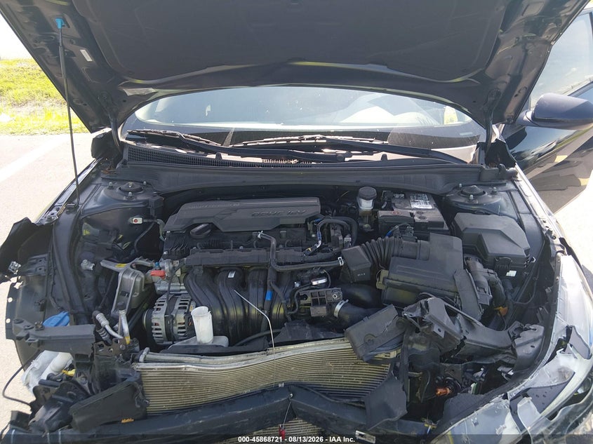 2022 HYUNDAI ELANTRA SEL · Photo 10