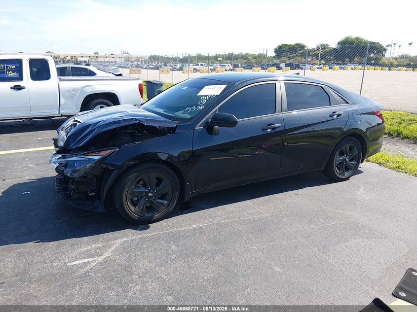 2022 HYUNDAI ELANTRA SEL · Photo 2