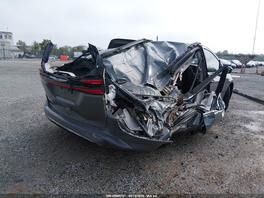 2022 CHRYSLER PACIFICA auction photo 4