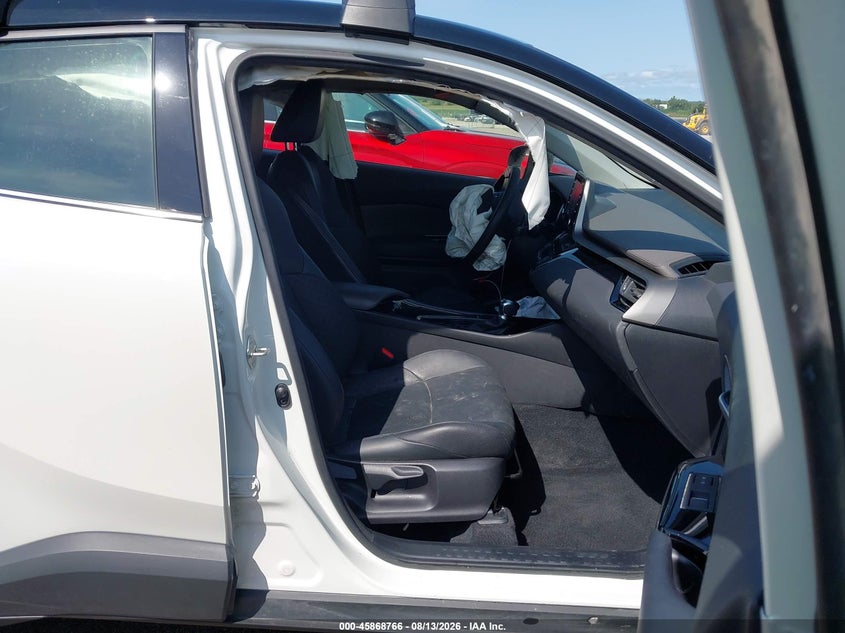2020 TOYOTA C-HR auction photo 5