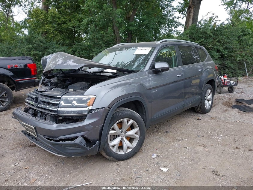 2018 Volkswagen Atlas, Перед і зад, IAAI, VIN 1V2HR2CA3JC503335 — фото 2