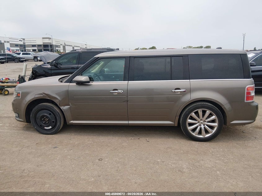Фото 14 - FORD FLEX