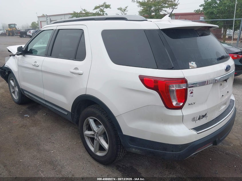 2018 FORD EXPLORER XLT · Photo 3