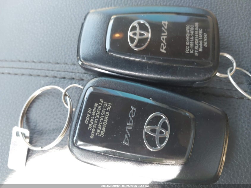 TOYOTA RAV4 - zdjęcie 11