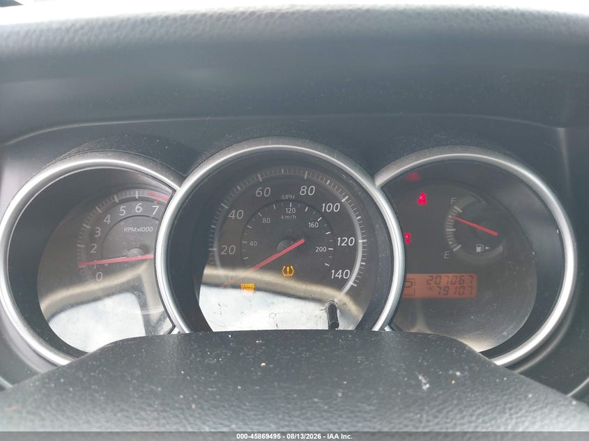 2011 NISSAN VERSA auction photo 7