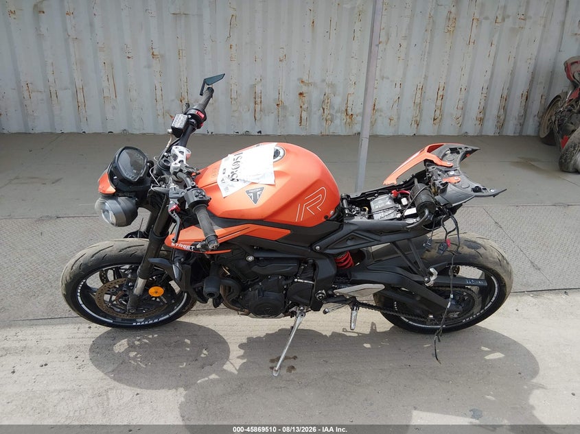 TRIUMPH STREET TRIPLE 2025