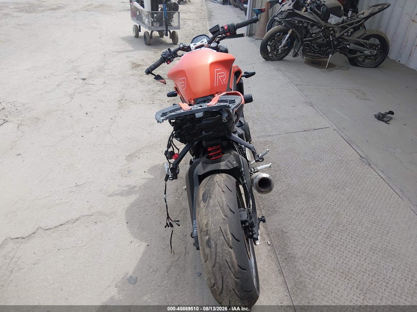 TRIUMPH STREET TRIPLE 2025