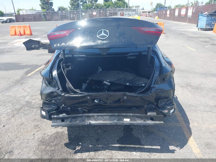 MERCEDES-BENZ CLA 250 COUPE - zdjęcie 16