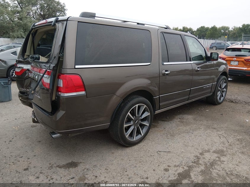 2017 LINCOLN NAVIGATOR L auction photo 4