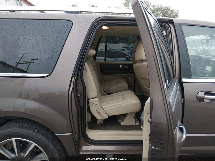 2017 LINCOLN NAVIGATOR L auction photo 8