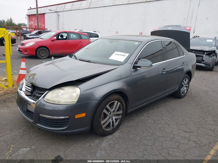 2005 VOLKSWAGEN JETTA auction photo 2