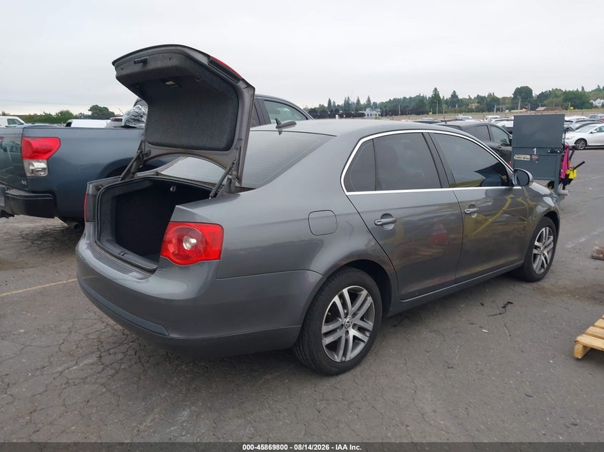2005 VOLKSWAGEN JETTA auction photo 4