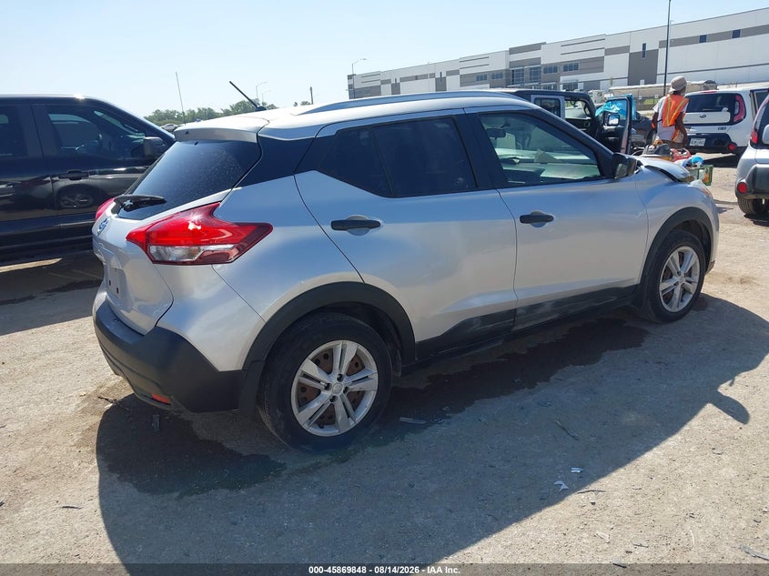 2018 NISSAN KICKS auction photo 4