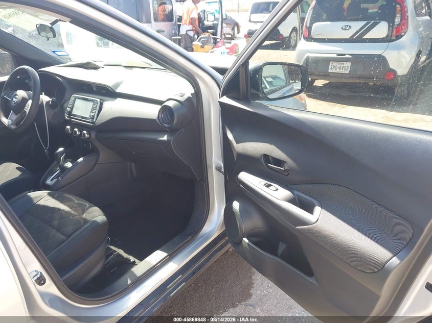 2018 NISSAN KICKS auction photo 5