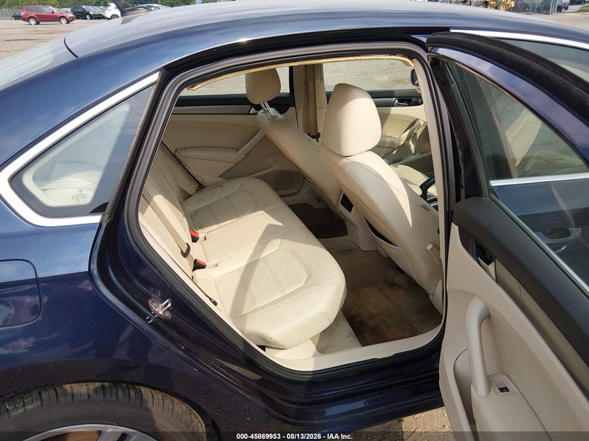 2015 VOLKSWAGEN PASSAT auction photo 8