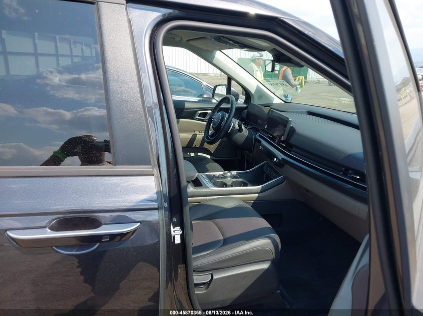 2026 KIA CARNIVAL MPV HYBRID auction photo 5