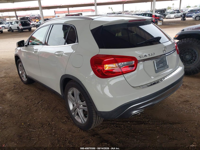 2016 MERCEDES-BENZ GLA 250 — zdjęcie 3