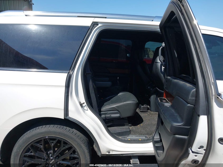2018 LINCOLN NAVIGATOR auction photo 8
