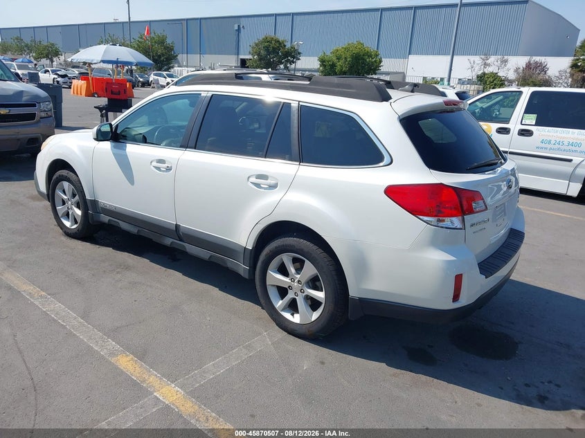 2013 SUBARU OUTBACK auction photo 3