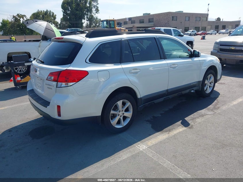 2013 SUBARU OUTBACK auction photo 4